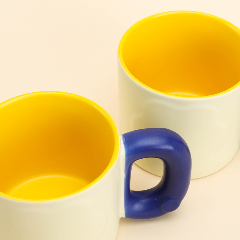 Z-28 Colored Handle Ceramic Cup Random