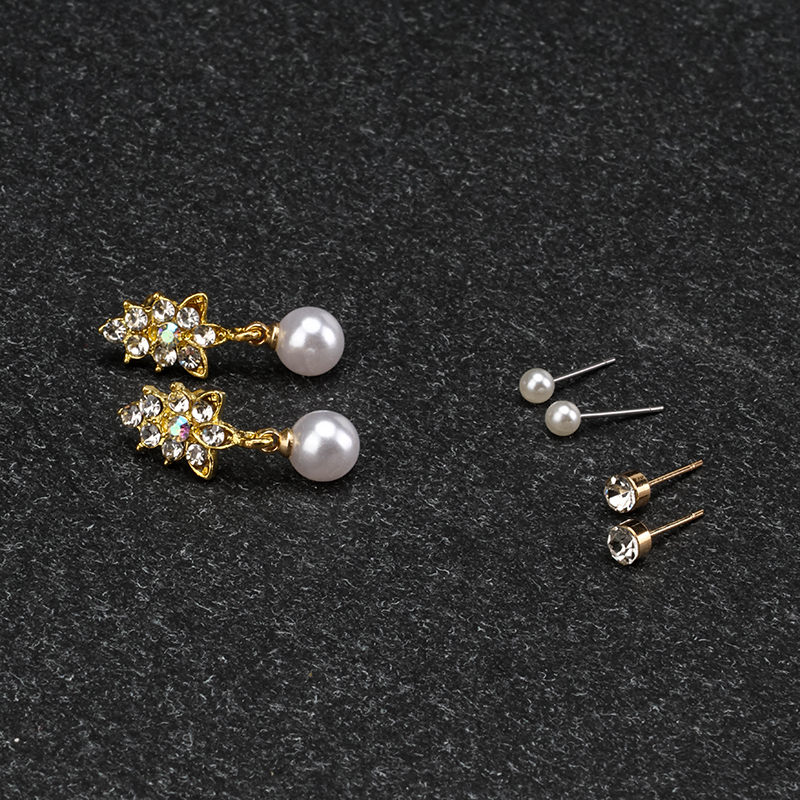 Diamond Leaf Pearl Ear Studs 3 Pair