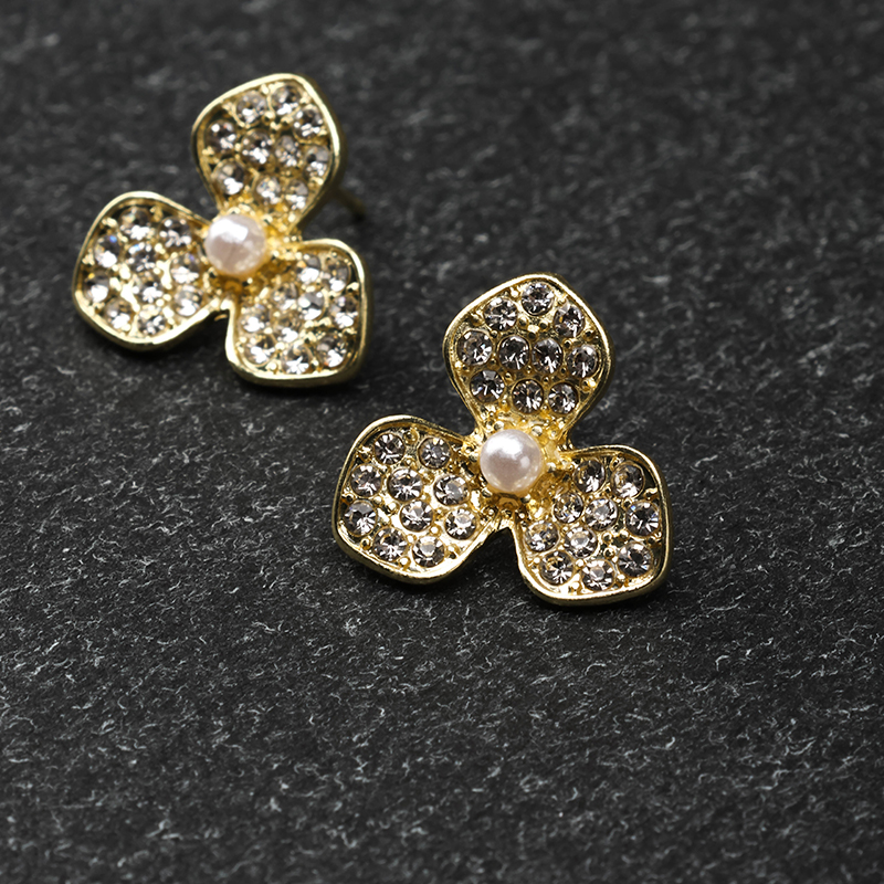 Full Diamond Pearl Clover Ear Studs