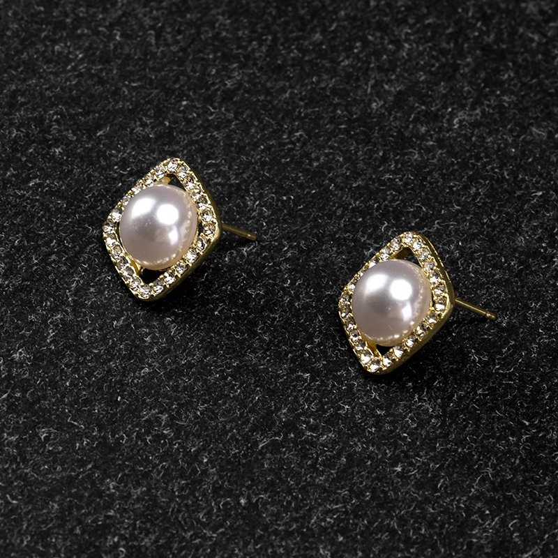 Square Diamond Semi-round Pearl Ear Studs