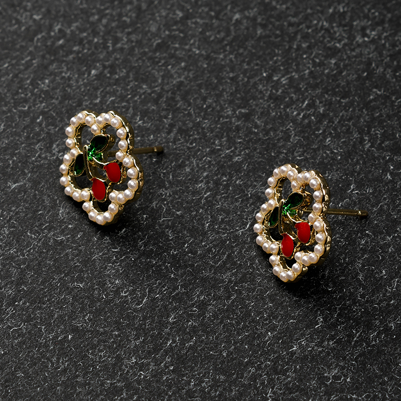 Cherry Pearl Flower Ear Studs
