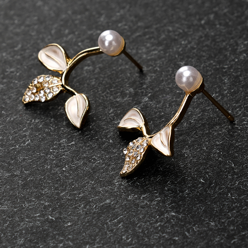 Long Enamel Full Rhinestone Leaf Ear Studs Alloy 4020101070