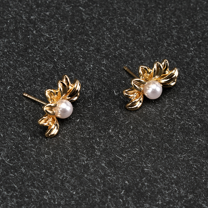 Half Flower Pearl Ear Studs