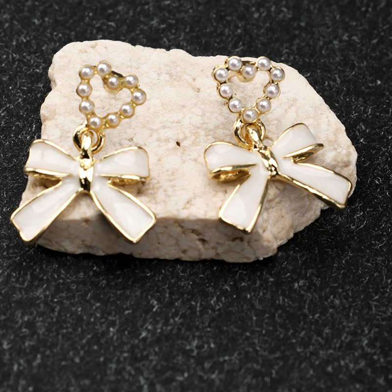 Heart Pearl Bow Ear Studs