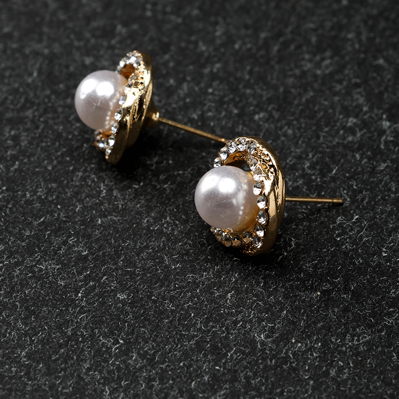 Spiral Pearl Ear Studs