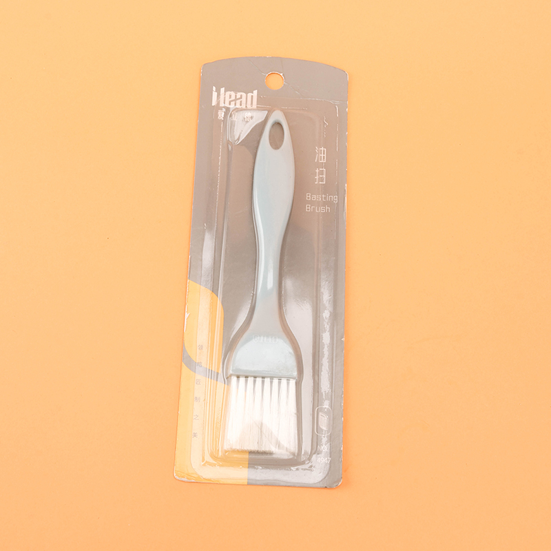 Single oil brush