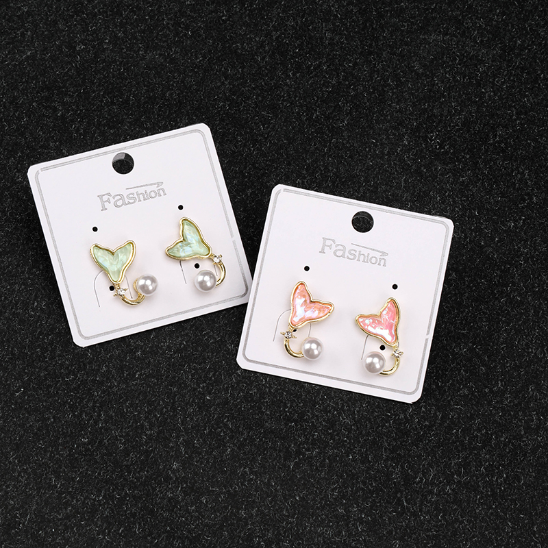 Fishtail Zircon Pearl Ear Studs
