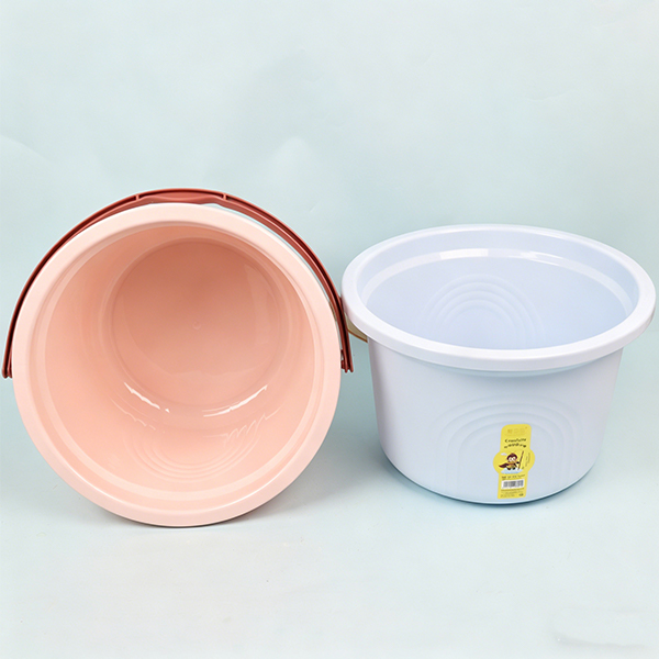 Medium PP Bucket with Lid