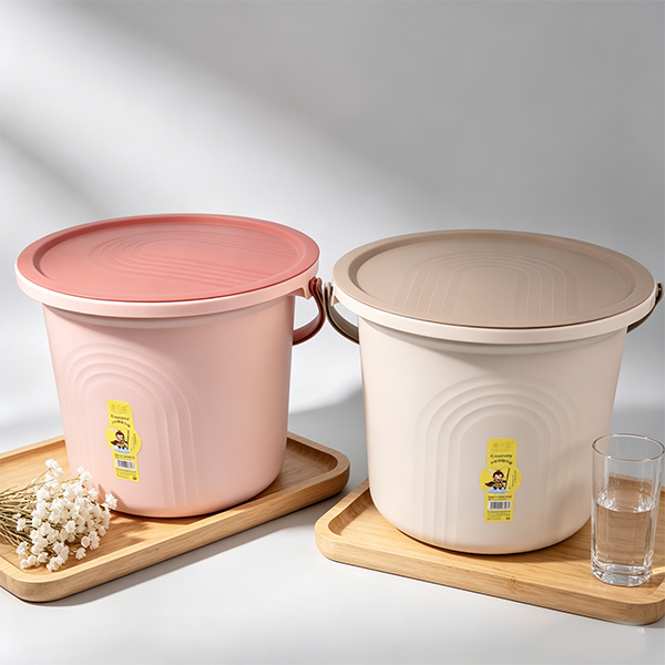 Large PP Bucket with Lid