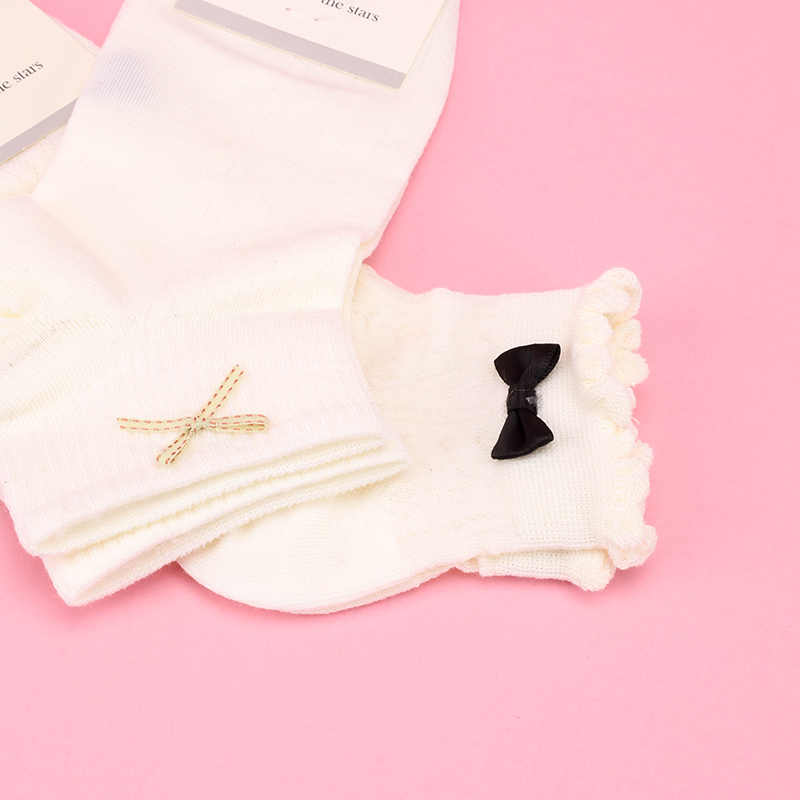 Women's White Boat Socks
