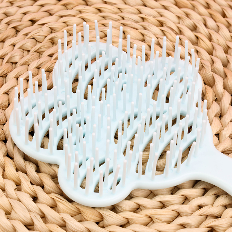 Cat Paw Volumizing Comb
