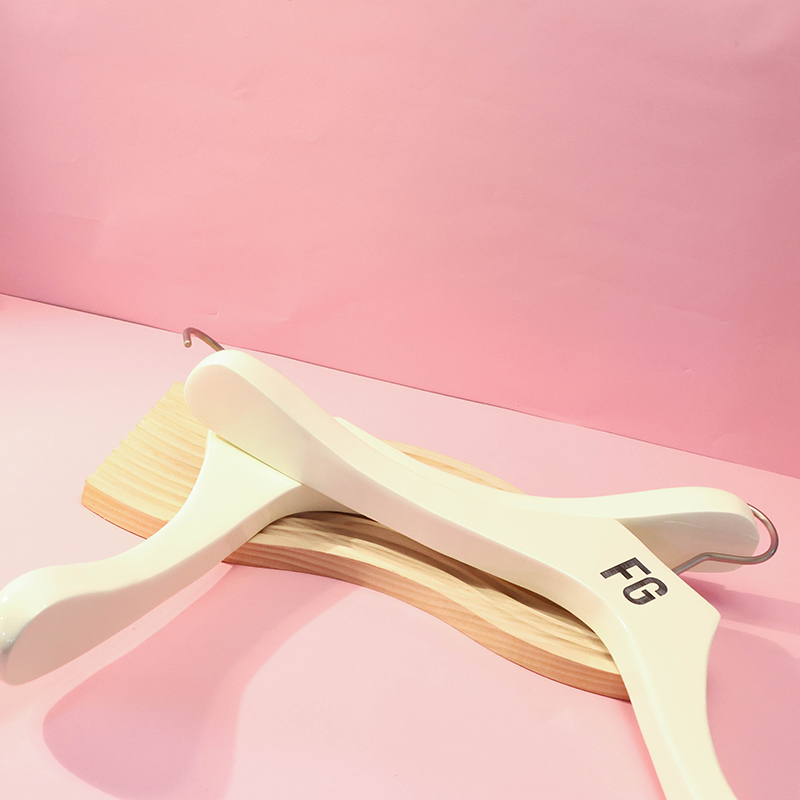 Solid Wood Hanger Handle Micro Blemish 30