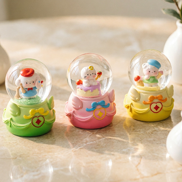 Cute Pet Travelogue Snow Globe