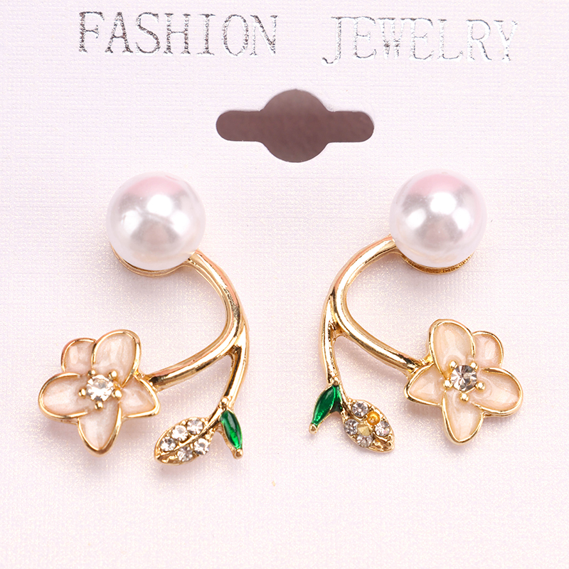 New Pearl Flower Ear Studs