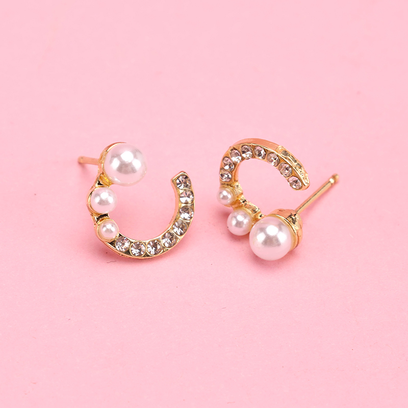 Simple Diamond Bead C Ear Studs