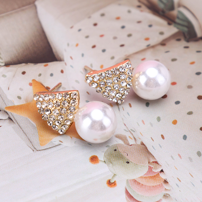 Diamond Triangle Pearl Ear Studs