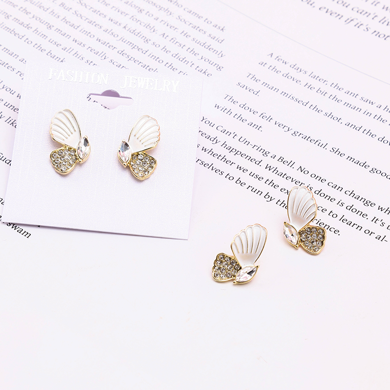 Half Rhinestone Mother of Pearl Butterfly Ear Studs Alloy 4020101111