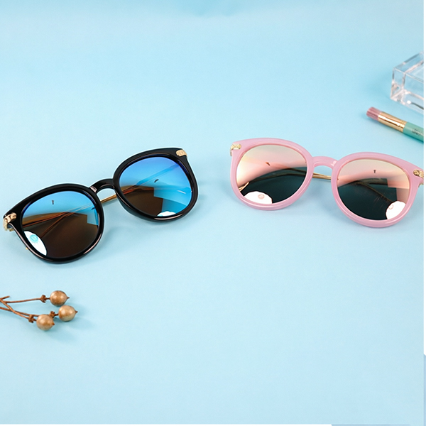 Polarized Plastic Sunglasses 58204 104100004