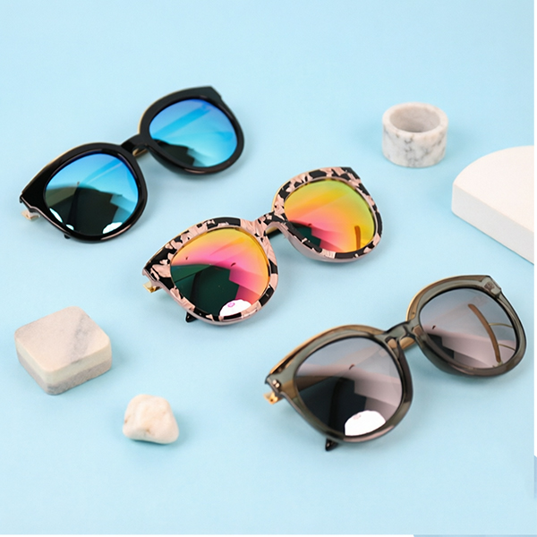 Polarized Plastic Sunglasses 58605 104100007