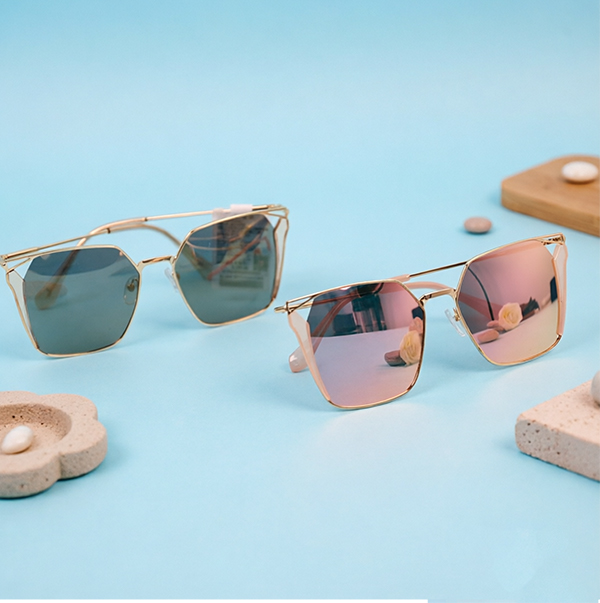 Polarized Plastic Sunglasses 5957 104100010