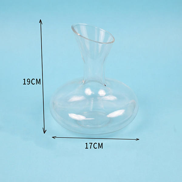 9015 Angled Glass Decanter 116050018