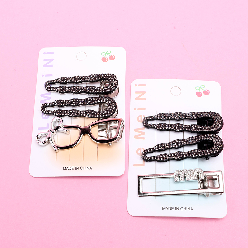 3-Piece Rhinestone Duckbill Set