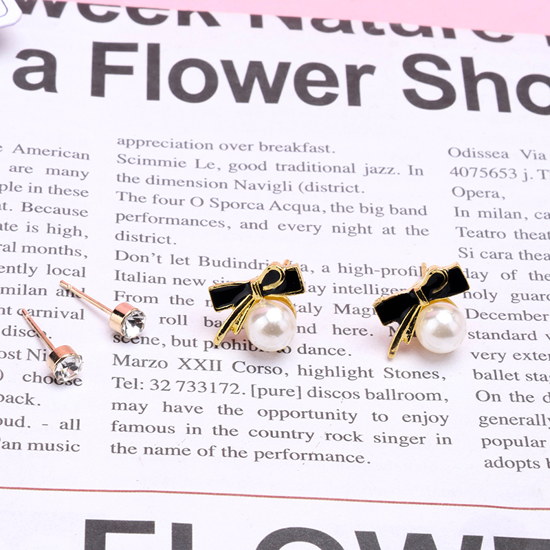 3 Pair Long Bow Pearl Ear Stud