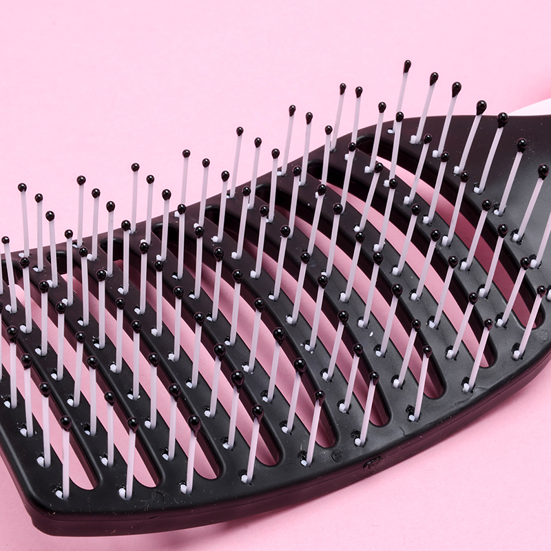 1005 Large Curved Square Volumizing Comb PP TPR