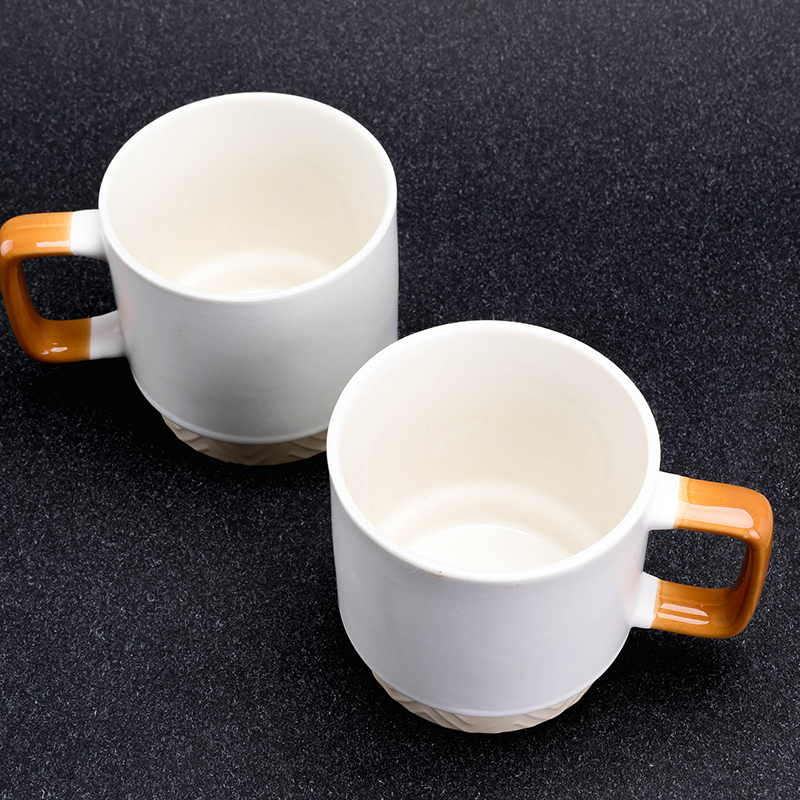 C-18 Color Handle Ceramic Cup Color Random