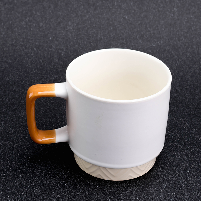 C-18 Color Handle Ceramic Cup Color Random