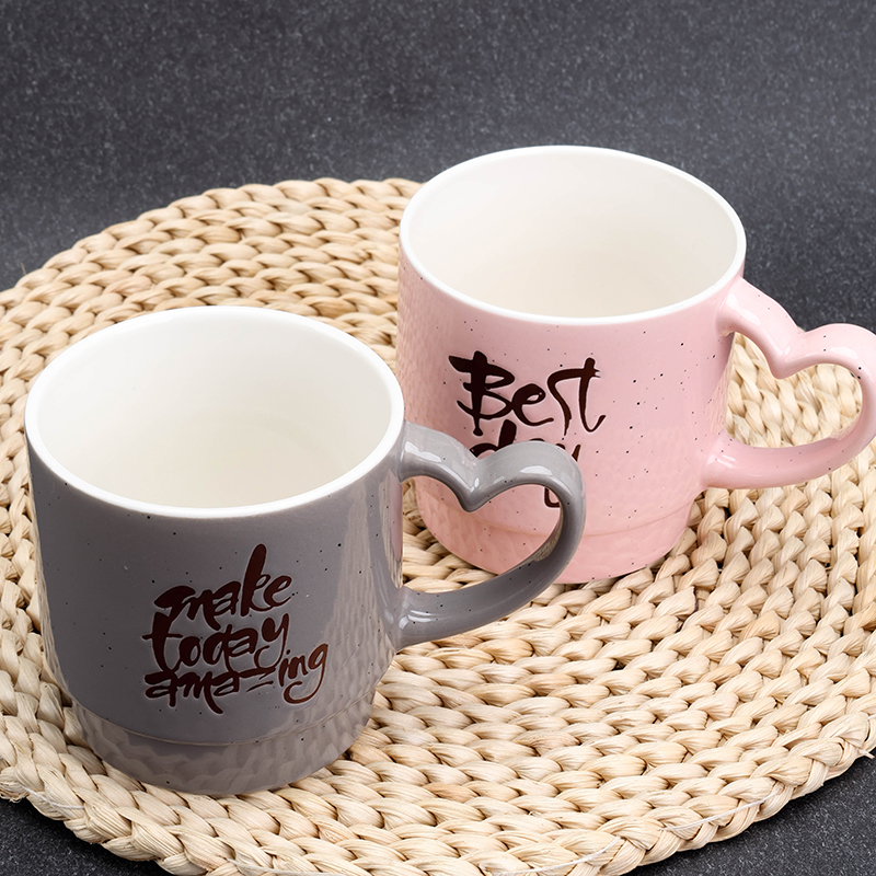 15104 Heart-Shaped Handle Ceramic Cup Flower Random