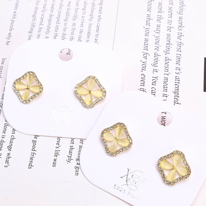 Square Cat Eye Flower Ear Stud