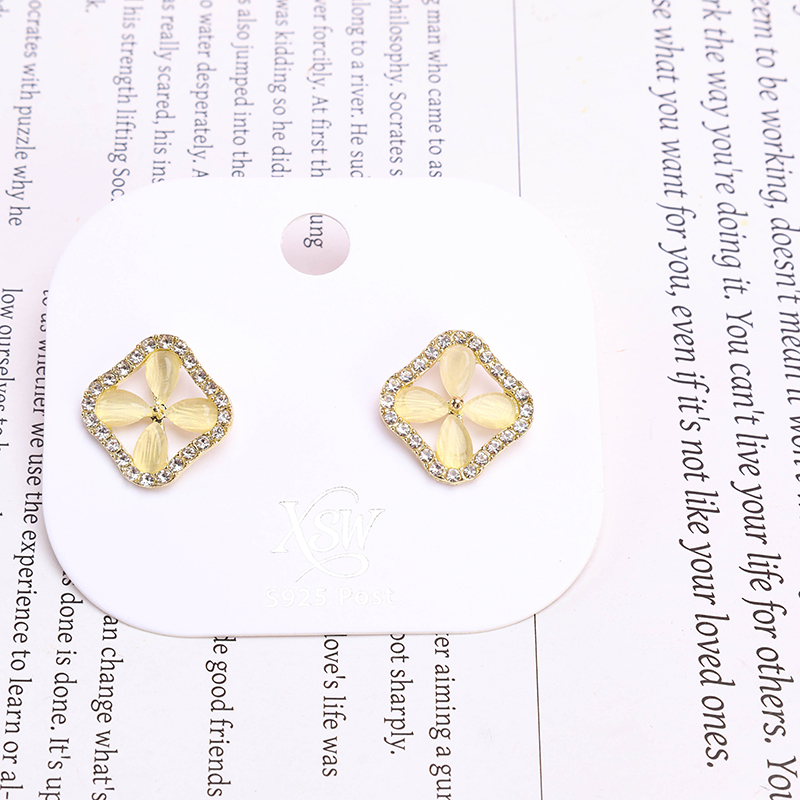 Square Cat Eye Flower Ear Stud