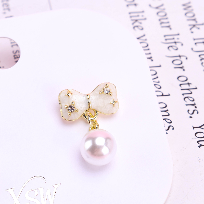 Pearl Pendant Bow Tie Ear Stud