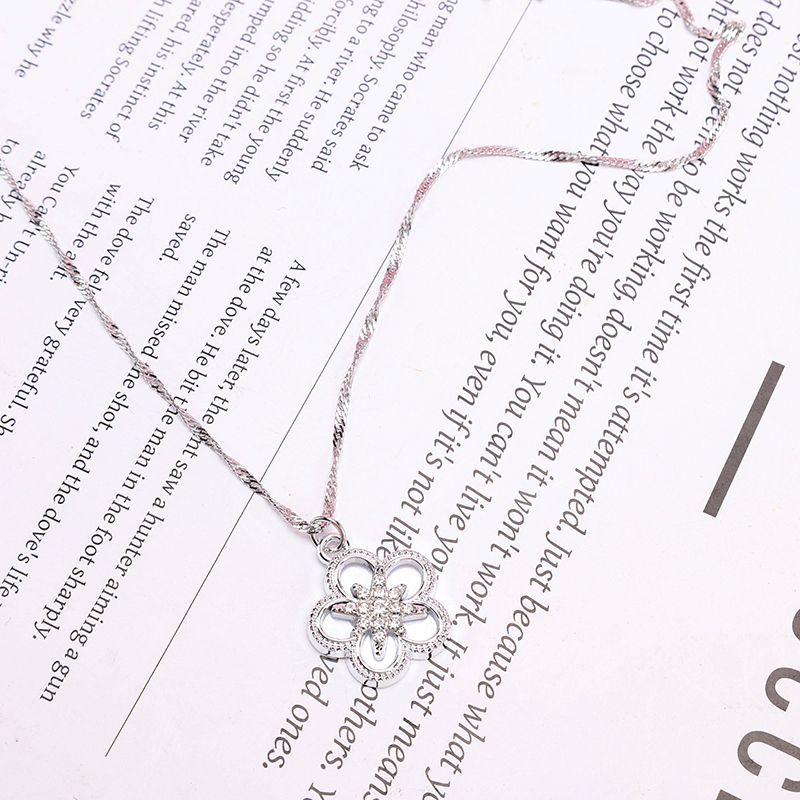 Hollow Flower Diamond Necklace