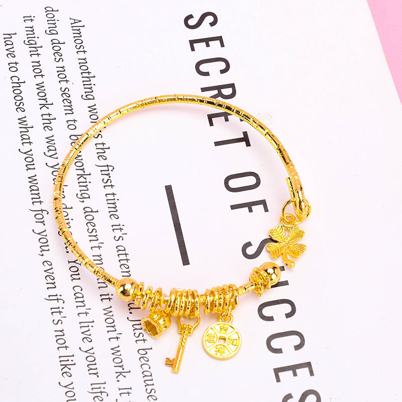 Adjustable Bangle 4021100231