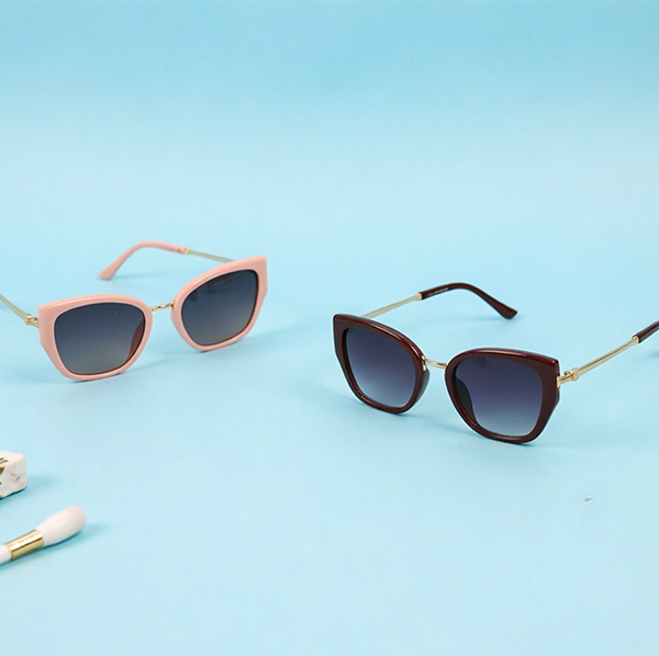 25005 UV Plastic Sunglasses 104100014