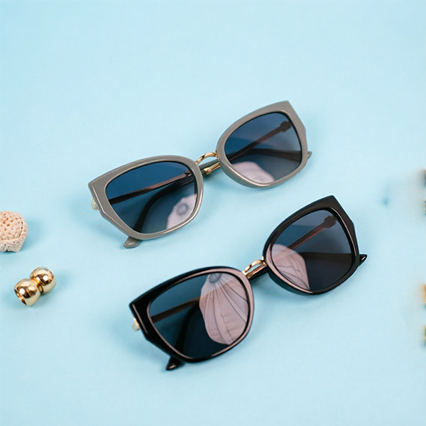 25005 UV Plastic Sunglasses 104100014