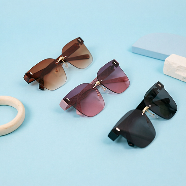 8507 UV Plastic Sunglasses 104100017