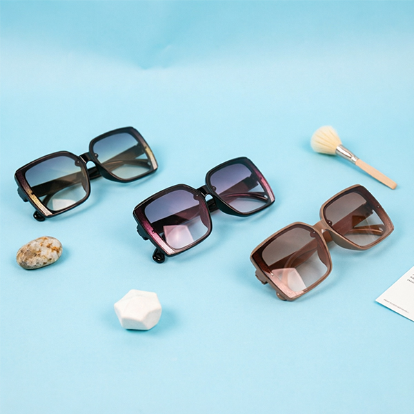 9999 UV Plastic Sunglasses 104100018