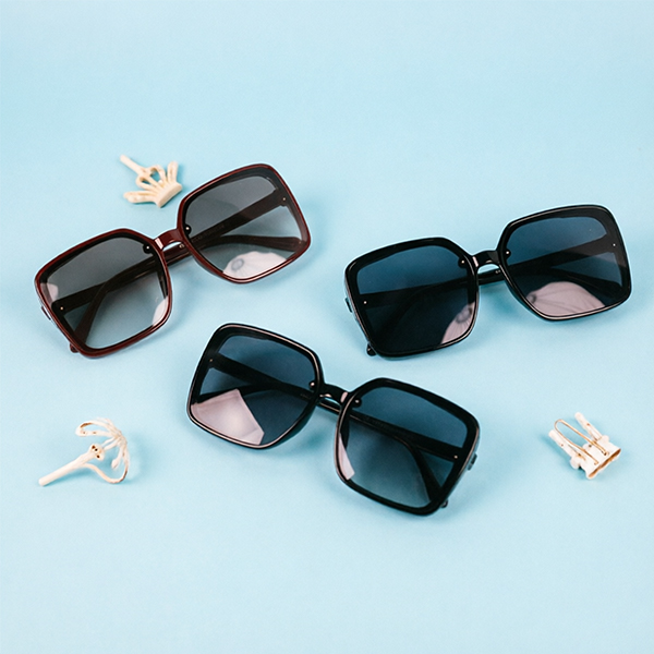 99102 UV Plastic Sunglasses 104100019