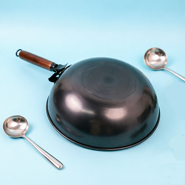 36cm Iron Round Bottom Wok 113130011