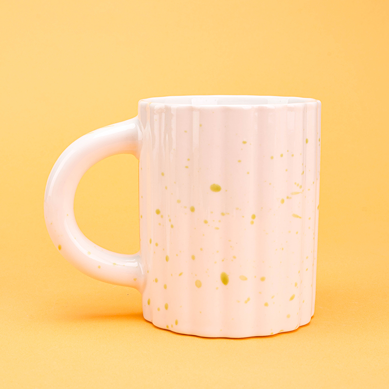 15105 Spray Point Ceramic Cup Pattern Random