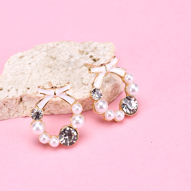 Pearl Bow Garland Ear Studs