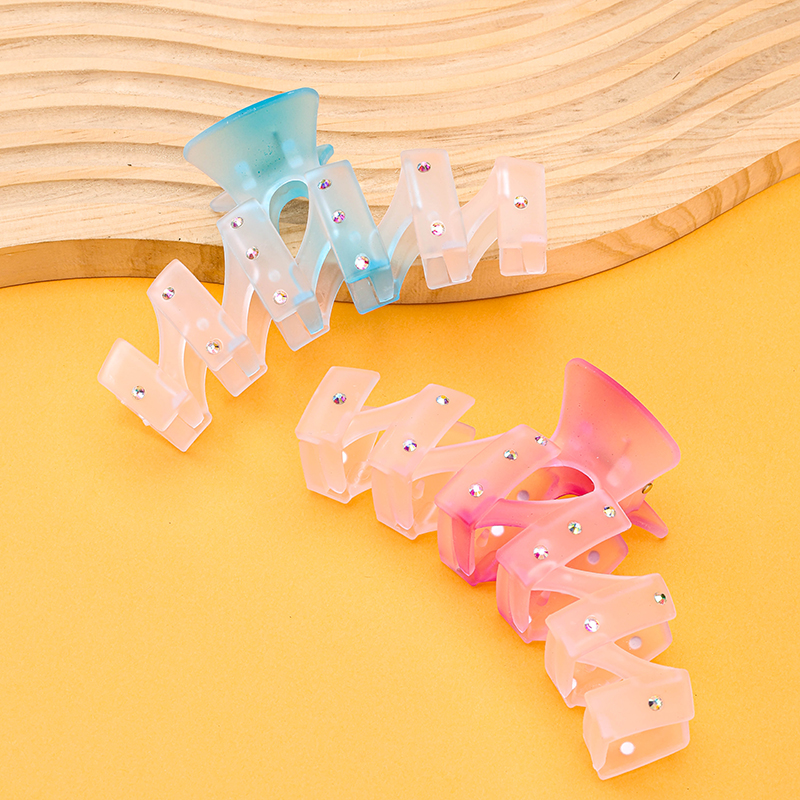 Gradient Large Hair Claw Clip