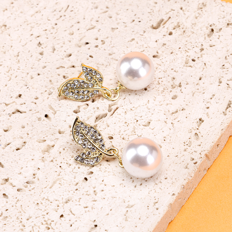 Long Rhinestone Leaf Pearl Ear Studs