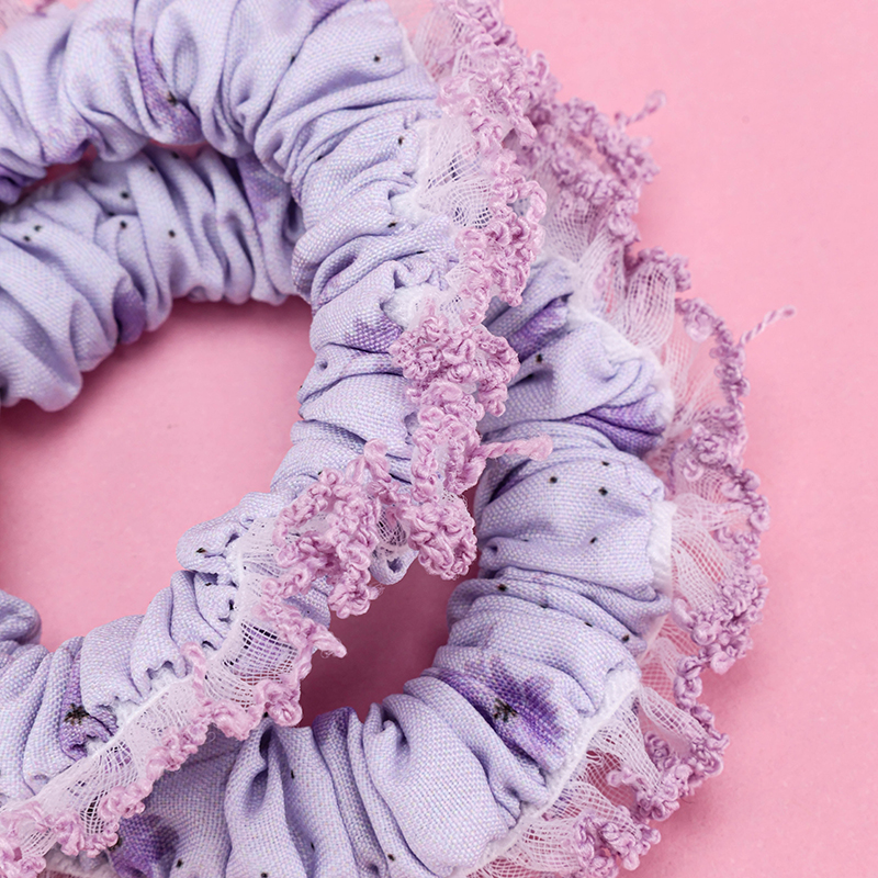 Simple Sand Edge Scrunchie