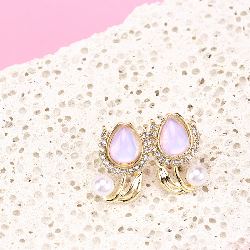 Long Cat's Eye Tulip Ear Studs
