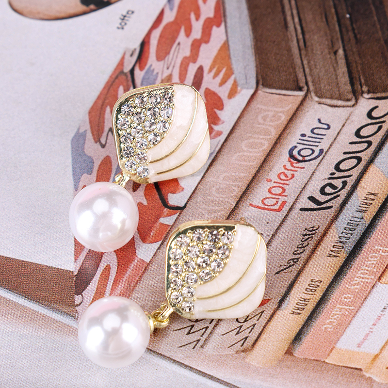 Enamel Rhinestone Shell Pearl Ear Studs