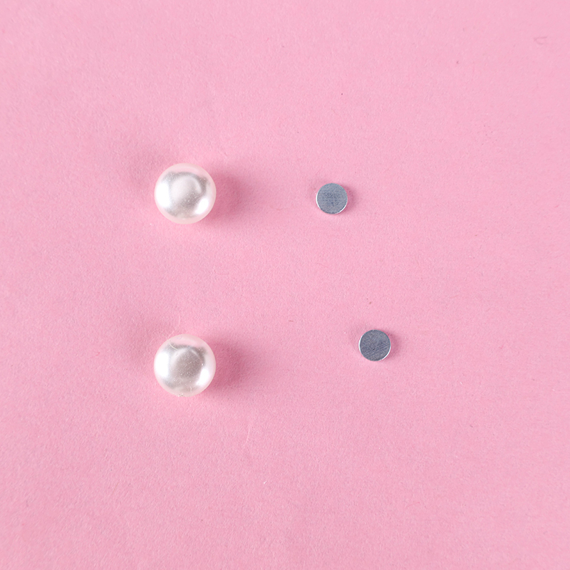 Long Bar Pearl Magnetic Ear Clip